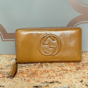 Gucci vintage wallet